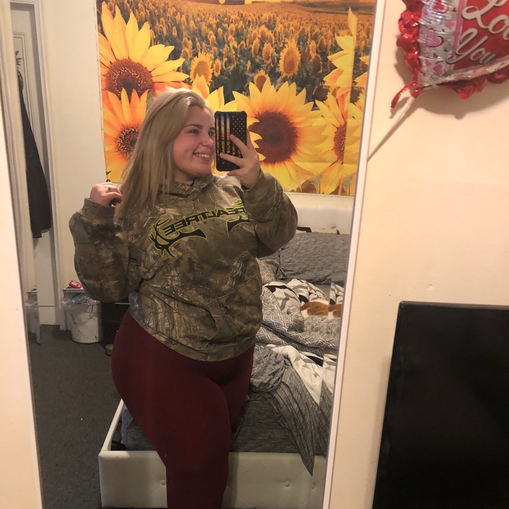 Meet your Posher, Elaine